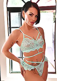 gorgeous in and out pics