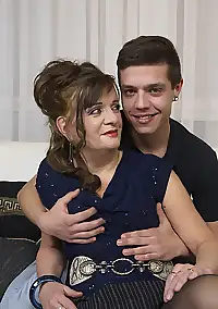 horny mature lady pics