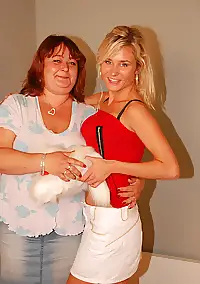 hot blonde babe pics