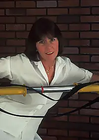 wet mature housewife pics