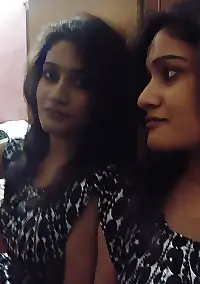 juicy babe licking pics