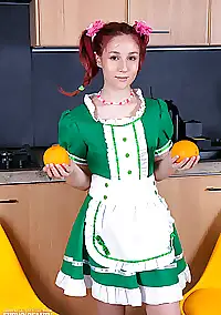 horny girl playing pics