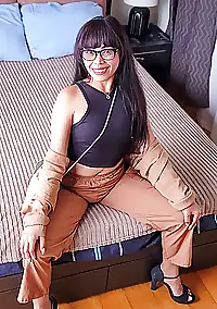 mature shaved pussy pics